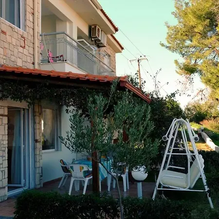 Dom wakacyjny Petra's House Polychrono